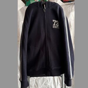 Navy blue Roots hoodie with zipper and pockets for men